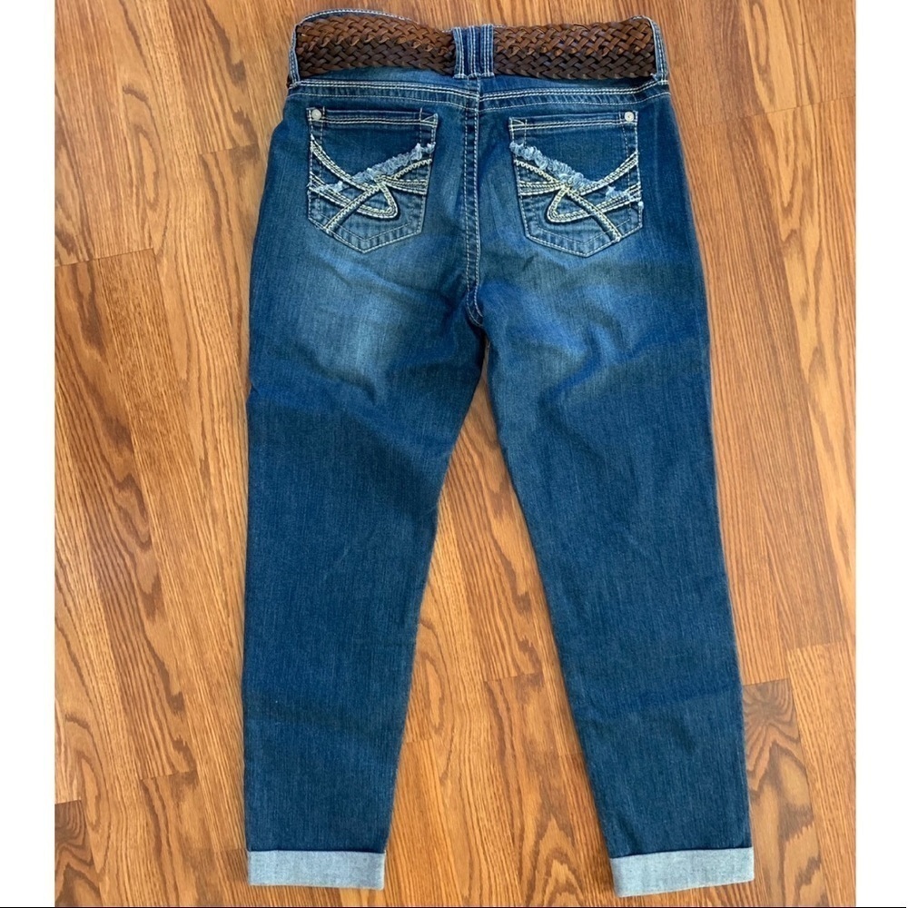 WALLFLOWER Junior size 7 Cuffed Capri Denim Blue Jeans with Belt - Picture 3 of 13